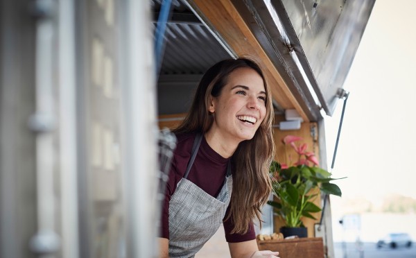 women-in-truck-600x372px